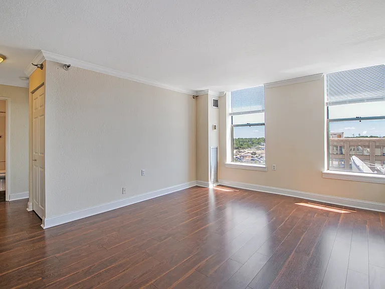 Bancroft Luxury Apartments — Photo 11