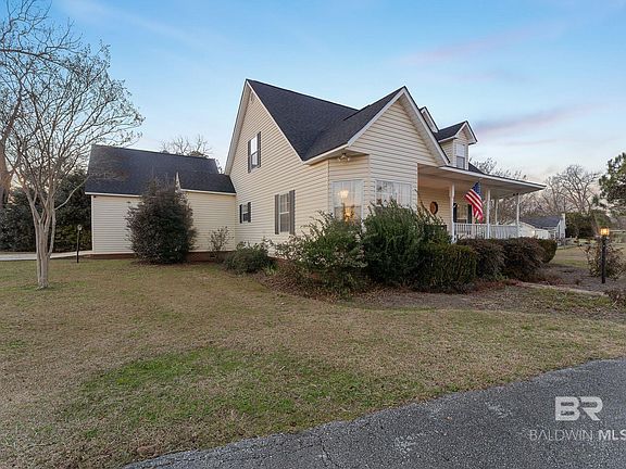 4th image of 124 Main St