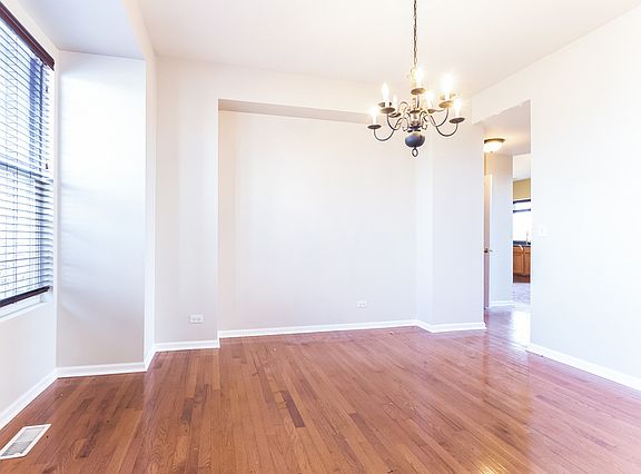 4th image of 24009 W Norfolk Ln