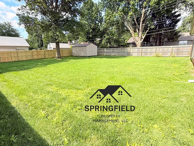 1182 E Evans St — Photo 28