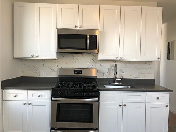 3rd image of 181 Bay 14th St #3R