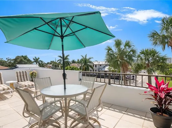 4200 Belair LN #305, NAPLES, FL 34103
