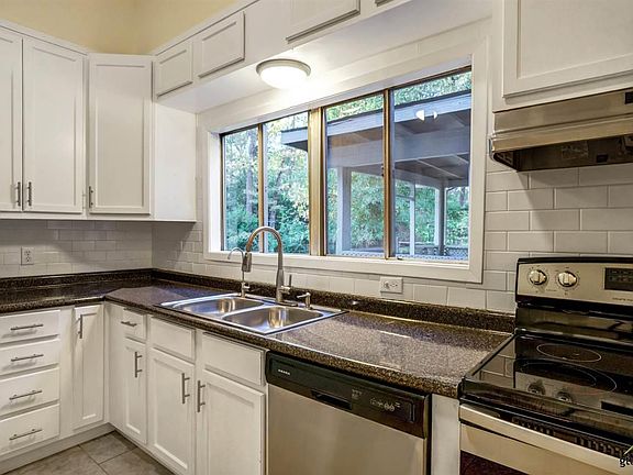 3rd image of 2428 Malabar Dr