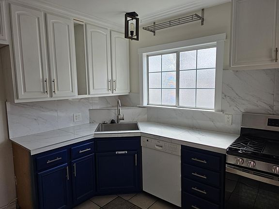 2nd image of 509 S Catalina Ave #A