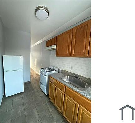 2nd image of 22 Vineyard Ave