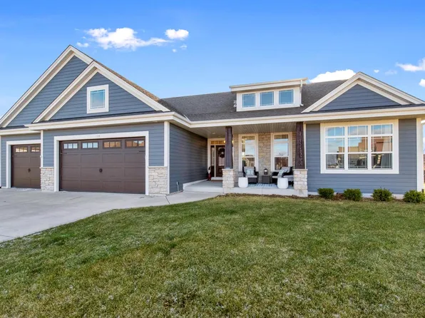 1320 Rosewood COURT, Oconomowoc, WI 53066