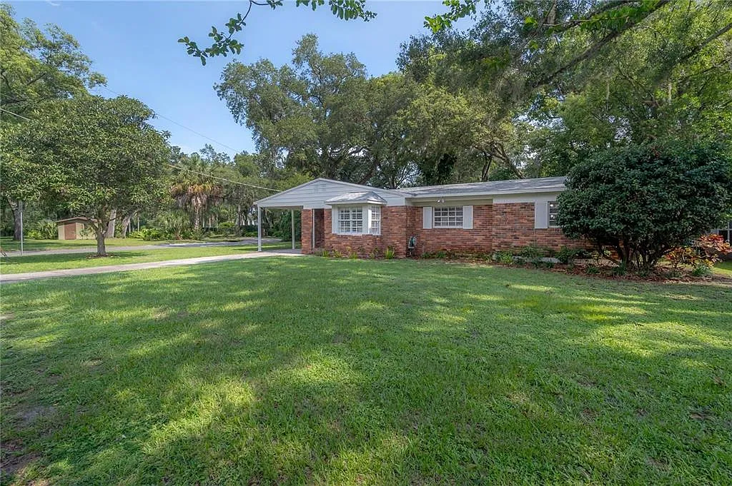3 bed, 2.0 bath, 1488 sqft, $2,300 — Photo 1