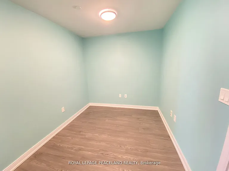 225 Village Green Sq #410 — Photo 6
