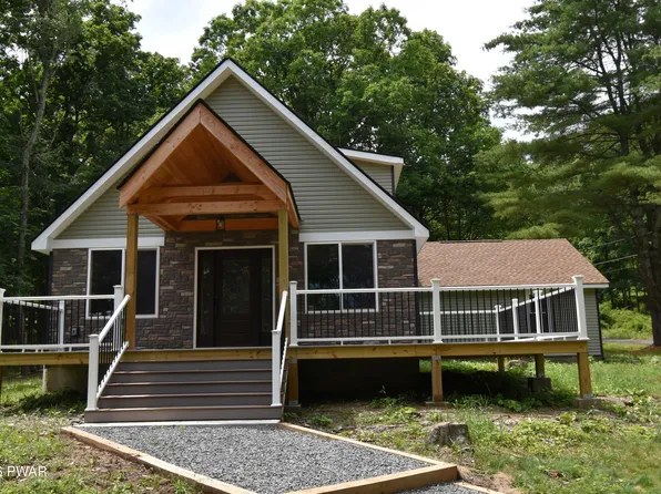 108 Stag Ct, Bushkill, PA 18324