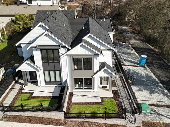 359 Laval St #103, Coquitlam, BC V3K 4W7