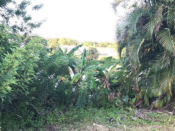 5th image of 3018 Lockwood Lake Cir