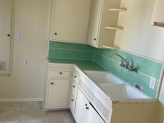 3rd image of 1219 S Orange Grove Ave #12231/2