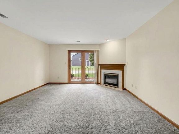 4th image of 9243 Waymond Ave