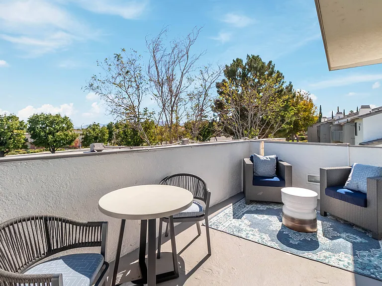 Chaparral Apartments — Photo 17