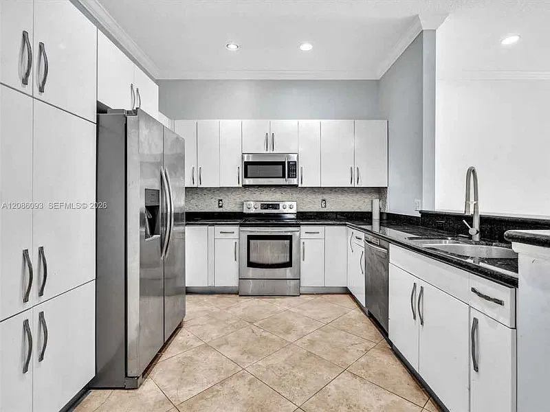 2727 Treasure Cove Cir