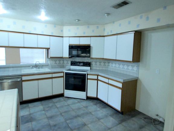 3rd image of 527 Shenandoah Dr