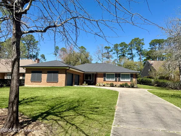 7630 Fairway Dr, Diamondhead, MS 39525