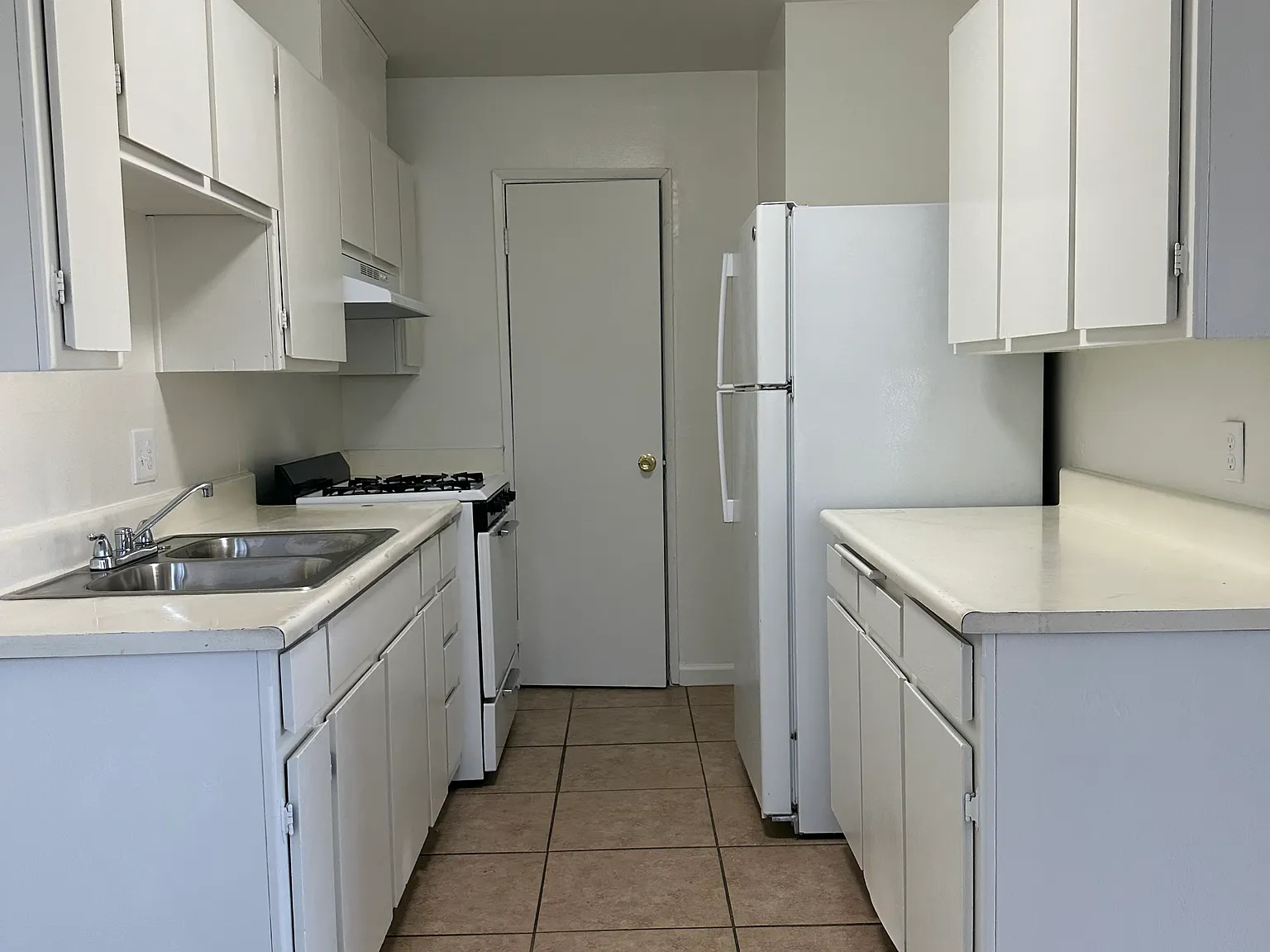 2 bed, 800 sqft, $2,295 — Photo 3