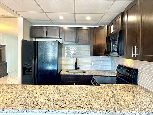 111 Oakridge Cir #111-I Photo 1