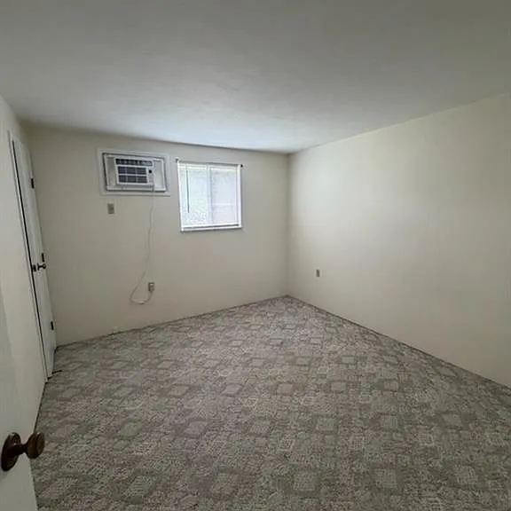 338 Grove St — Photo 6