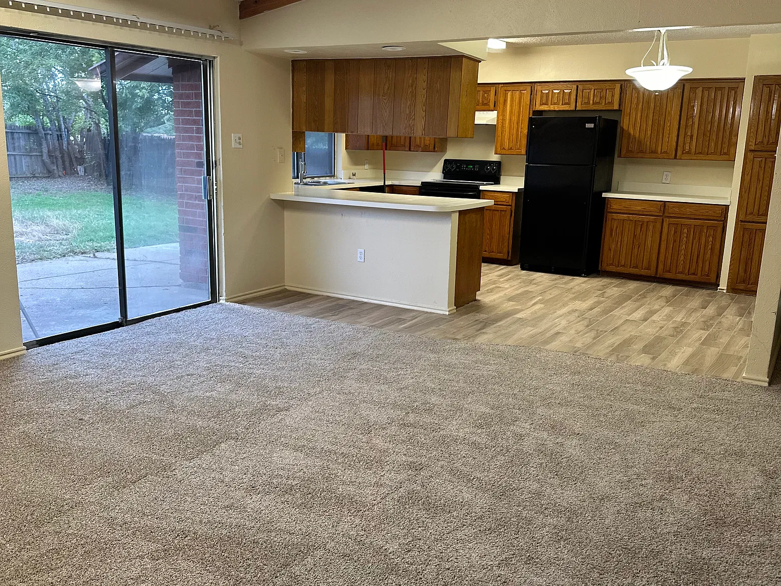 931 Highcrest Dr — Photo 3