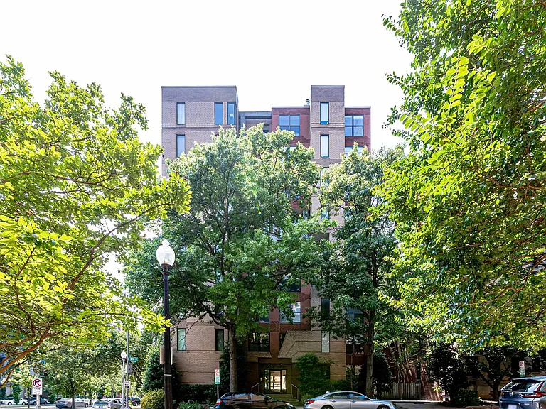 2501 K St NW #1B — Photo 48