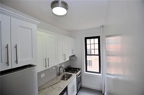 Rented by Buchbinder & Warren | media 9