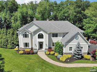 26 Swan Rd, Mahwah, NJ 07430