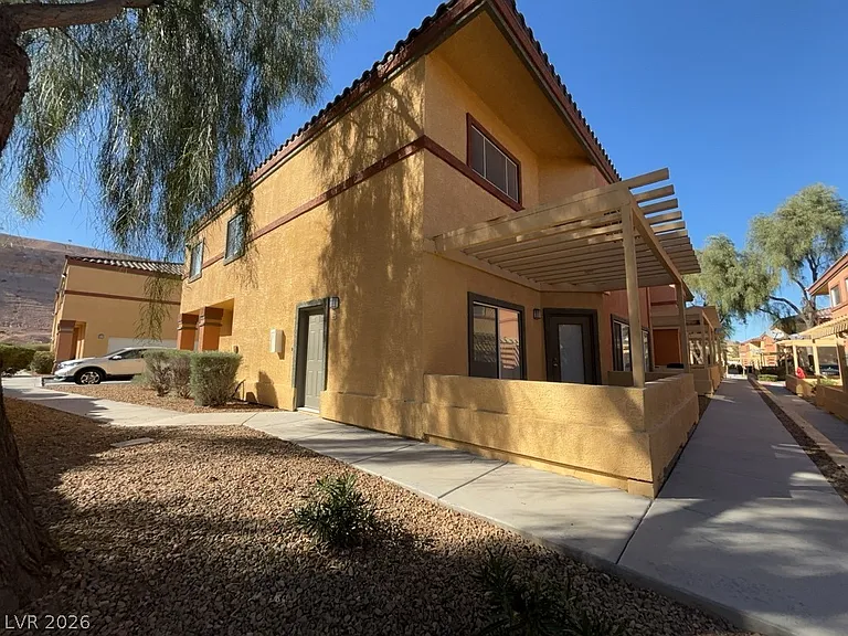 4915 E Russell Rd #142 — Photo 9
