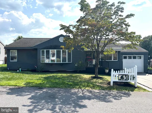 204 Philips St, Philipsburg, PA 16866