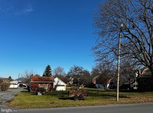 11 Prospect St, Mercersburg, PA 17236