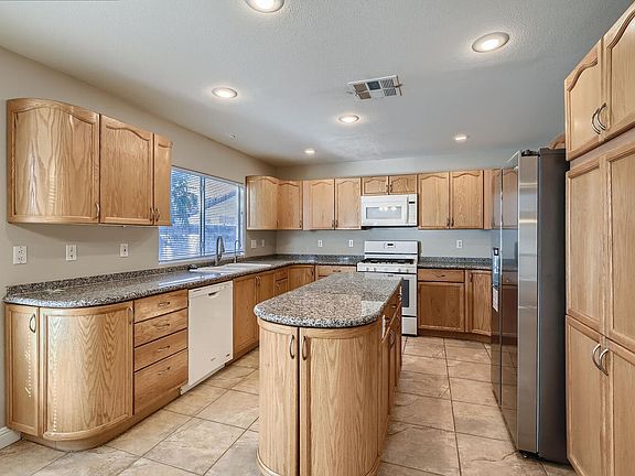5th image of 7825 Sparrowgate Ave