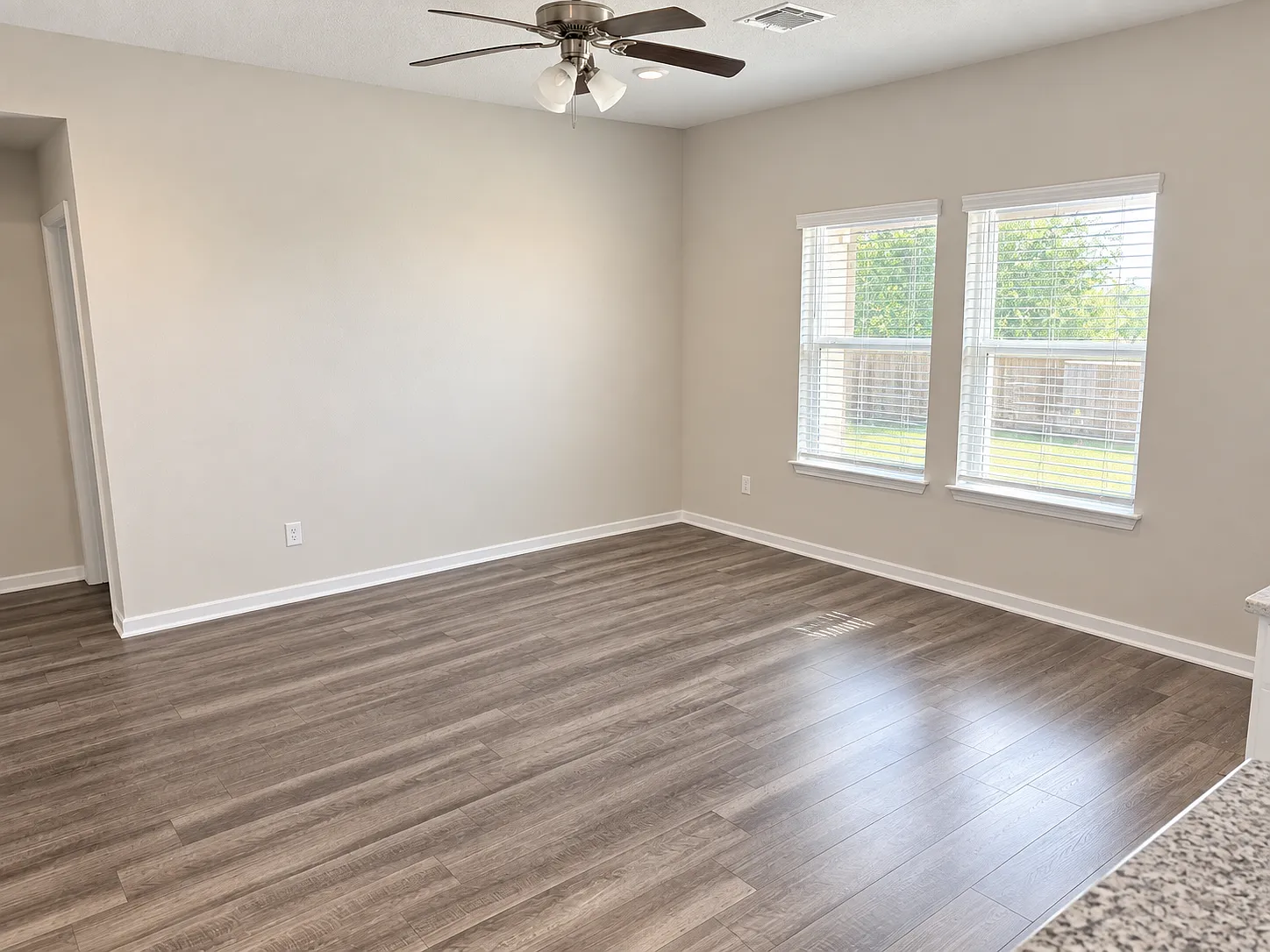 3 bed, 1415 sqft, $1,845 — Photo 4