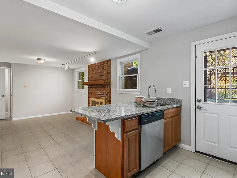 8421 Hollis Ln — Photo 26