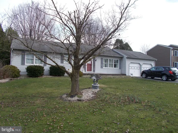 409 Golden Dr, Blandon, PA 19510