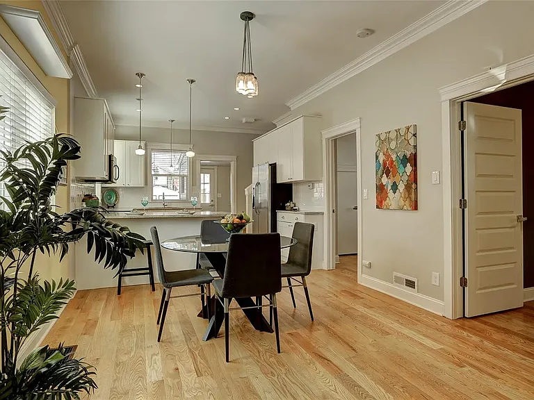 2235 Irving St — Photo 4