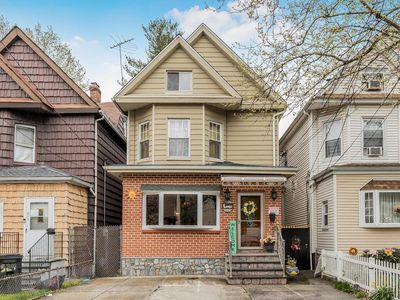 526 Van Cortlandt Park Avenue, Yonkers, NY, 10705