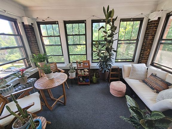 3rd image of 4422 N Greenview Ave APT 2E