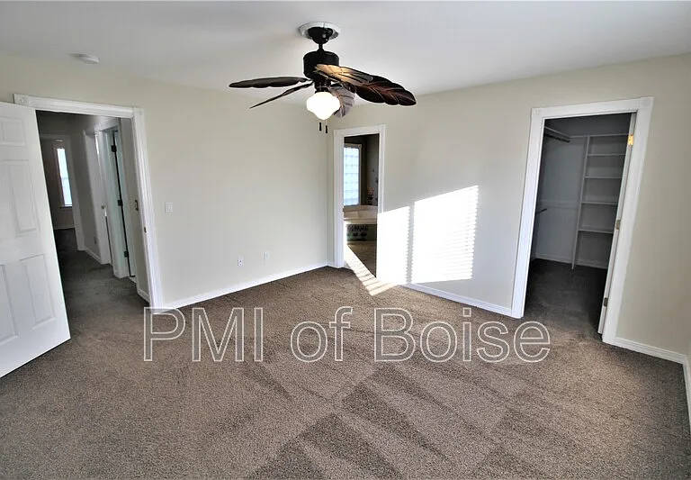 716 Kimberly Ct — Photo 17