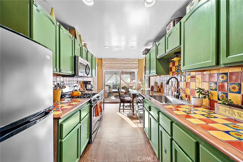 1 bed, 975 sqft, $3,750 — Photo 4