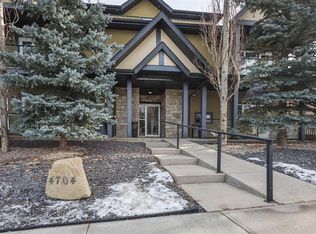 4704 W Stanley Rd SW #201, Calgary, AB T2S2R2