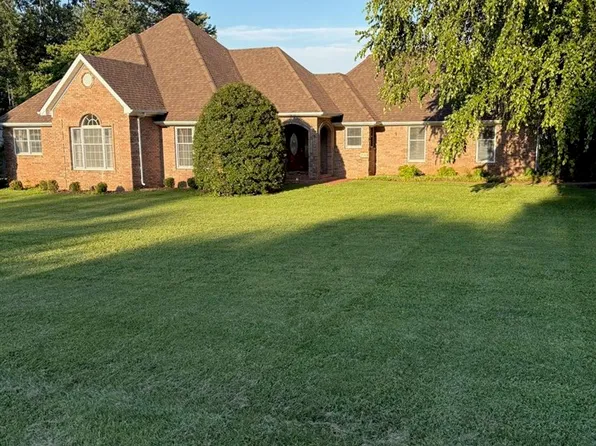 206 Fox Run Cir, Bowling Green, KY 42104