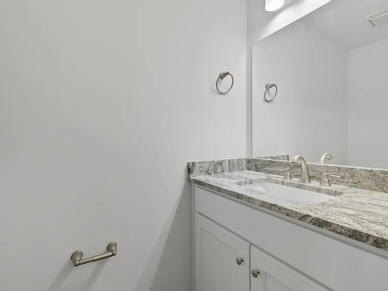 5017 Hamilton Cir — Photo 8
