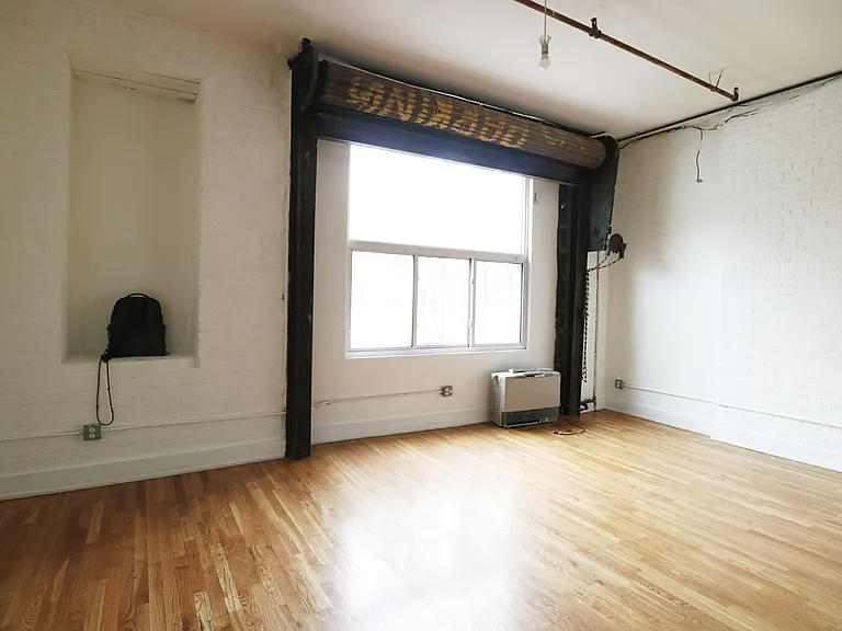 885 Park Ave #C5 — Photo 2