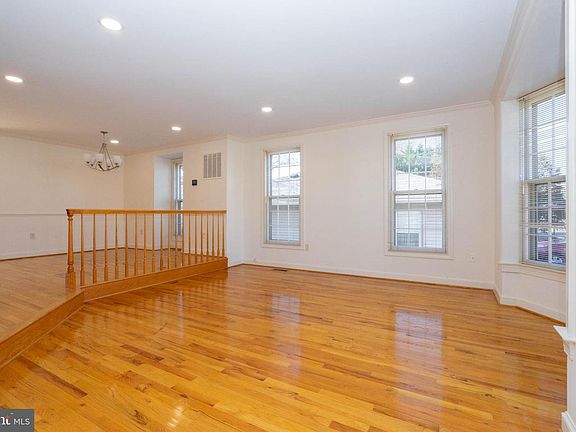 5th image of 5724 4th St N