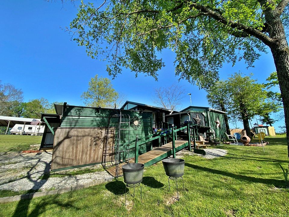 1st image of 462665 Oak Ball Dr