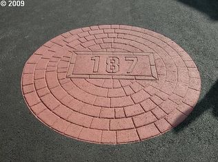 187 N View Dr, Roseburg, OR 97471