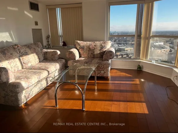 335 Webb Dr, Mississauga, ON