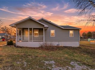 200 SW 7th St, Oak Grove, MO 64075