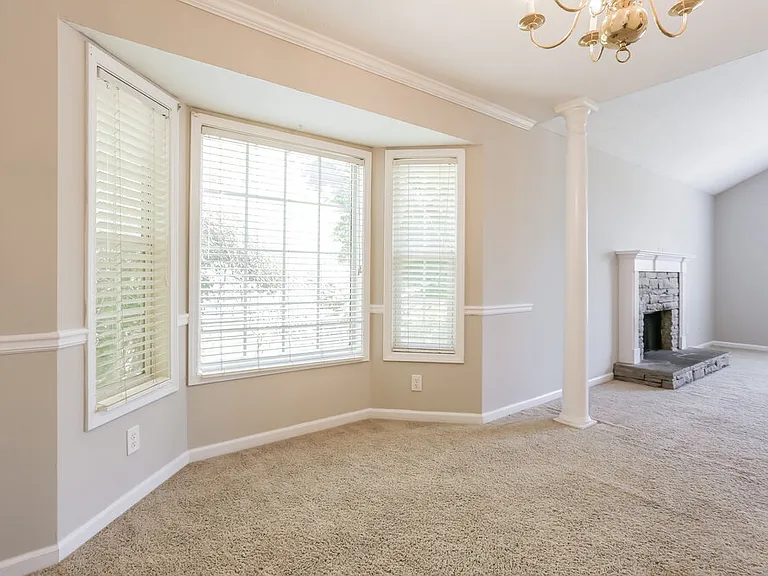 3042 Lexington Ave — Photo 6